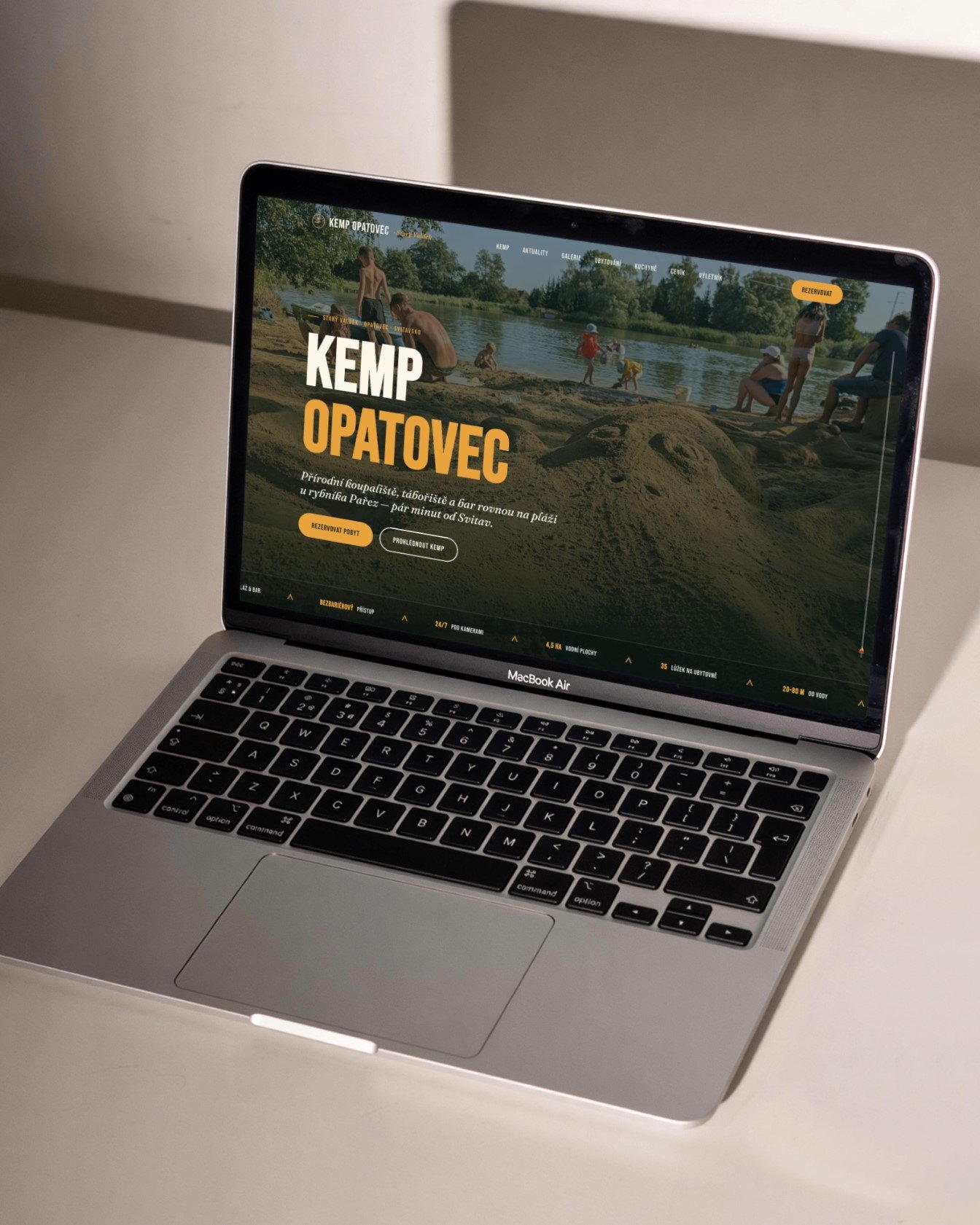 Web Kemp Opatovec na notebooku